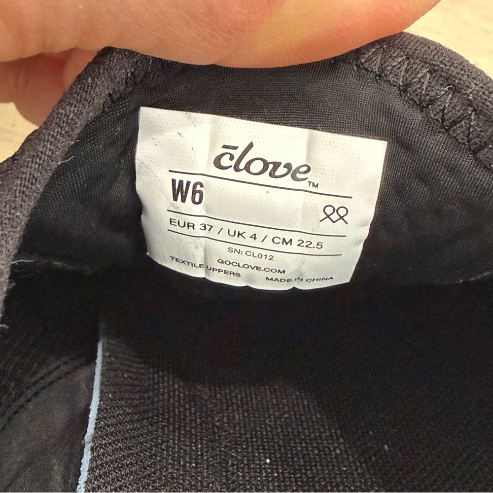 Clove Classic Shoes Sneakers
Nursing Core All Black Size 6 - Picture 6 of 7